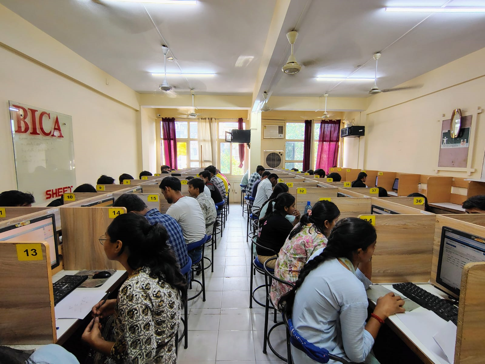 Image gallery marquee